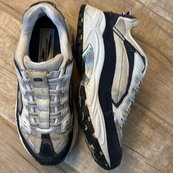 Sketchers slip ons women’s Stylish White and blue Sneakers - Picture 3 of 4